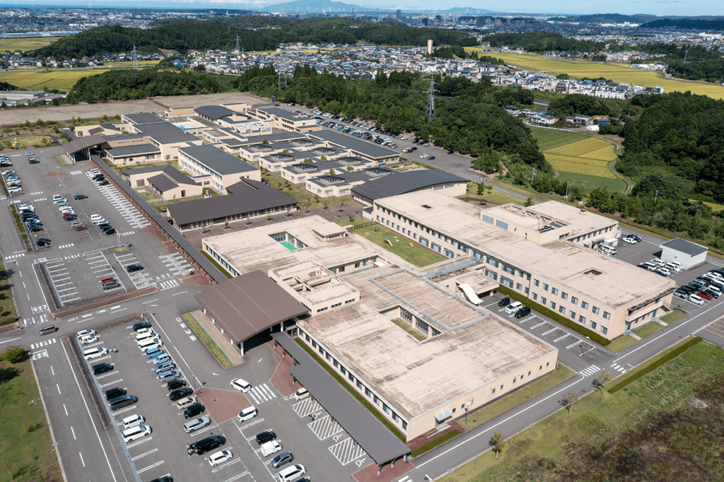 写真：秋田県立医療療育センター 空撮写真