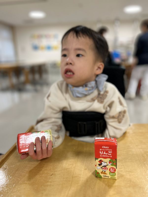 写真：りんご＆白ぶどうミックスジュース