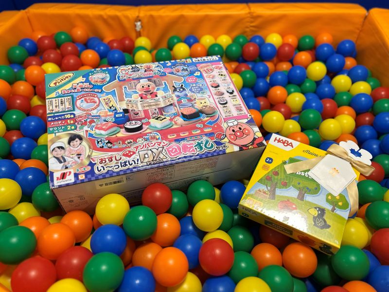 写真：アンパンマンDX回転ずしセット カラスの果樹園