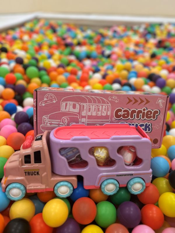 写真：トラックおもちゃ